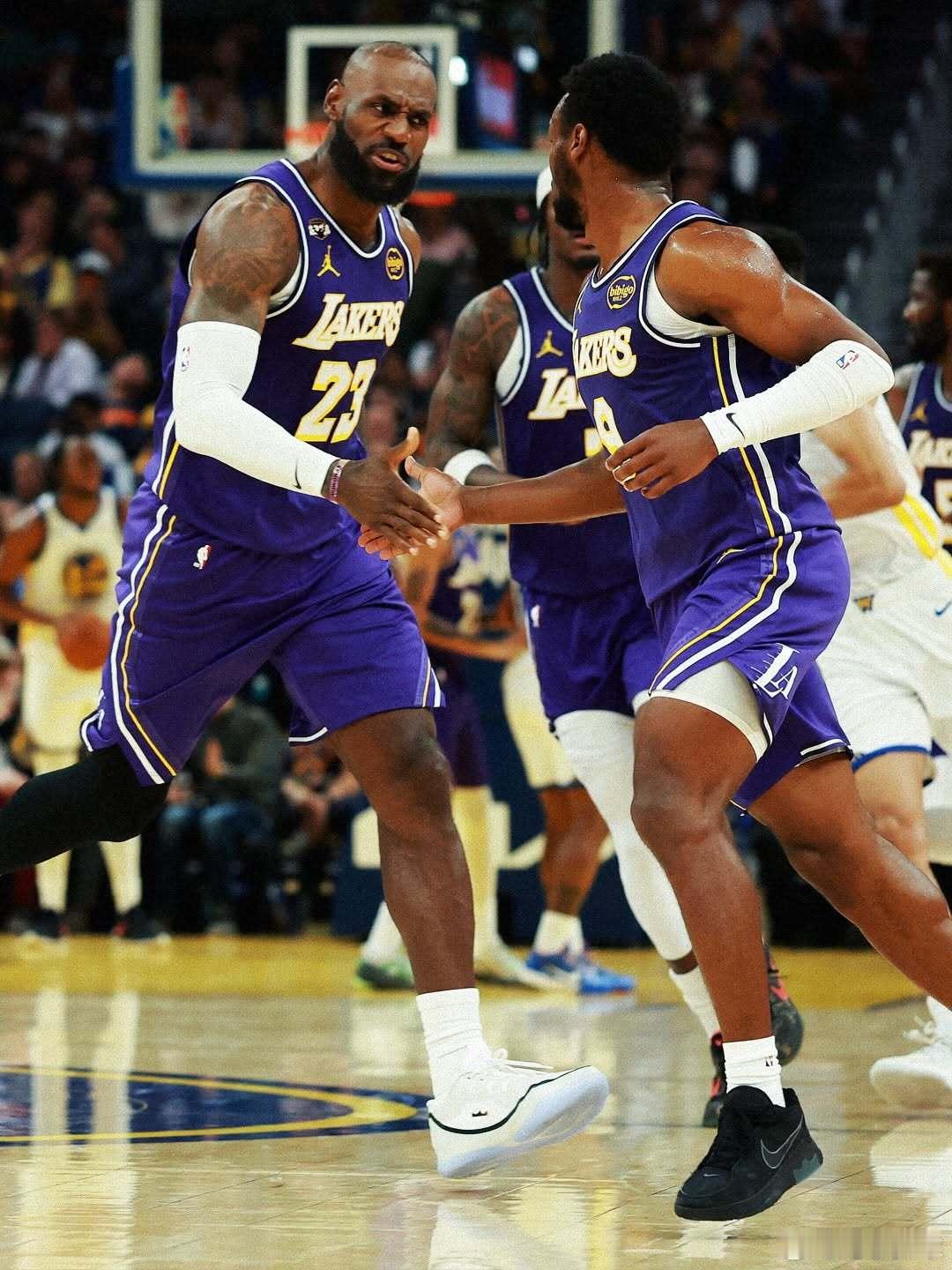 布朗尼 勒布朗洛杉矶湖人湖人vs勇士