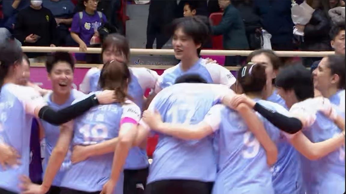 有一种精神叫天津

全国女排超级联赛第五轮，处于新老交替的天津渤海银行女子排球队