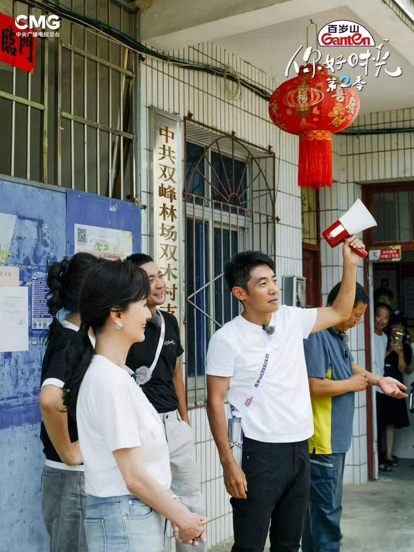 小尼学理发十分钟就敢给人剪十分钟速成理发挑战，勇气直接拉满，不知道最后成品效果会