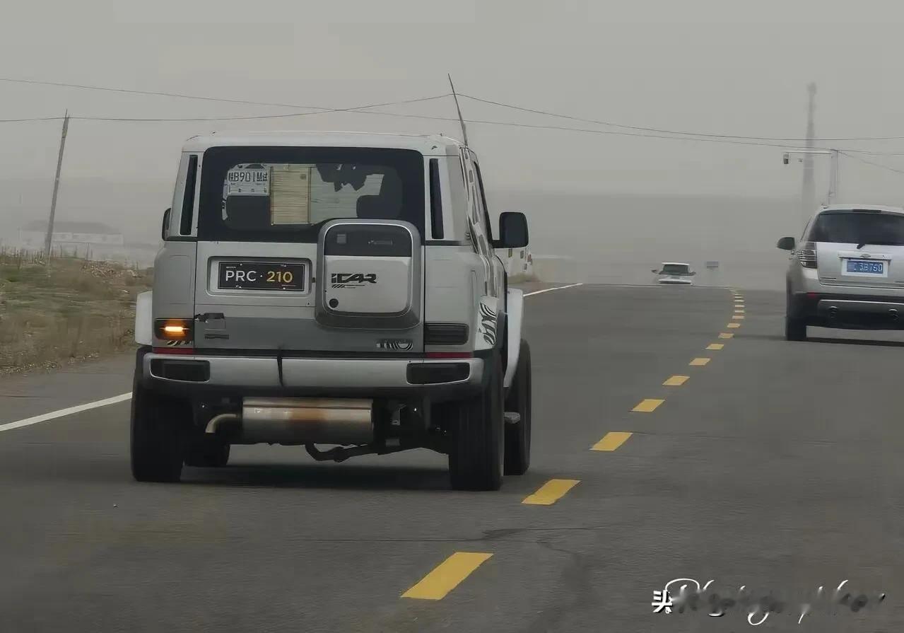 网友于新疆拍到了iCAR V23增程测试车，这实在是令人兴奋不已！从曝光的情形来