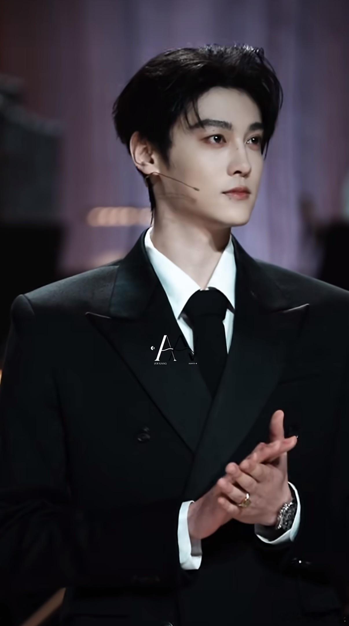 田栩宁 谁点的红底鞋只知道老公好帅