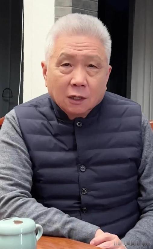 一次节目中，有人问马未都：为什么南方人普遍比北方人矮？马未都：这是因为南方人都有