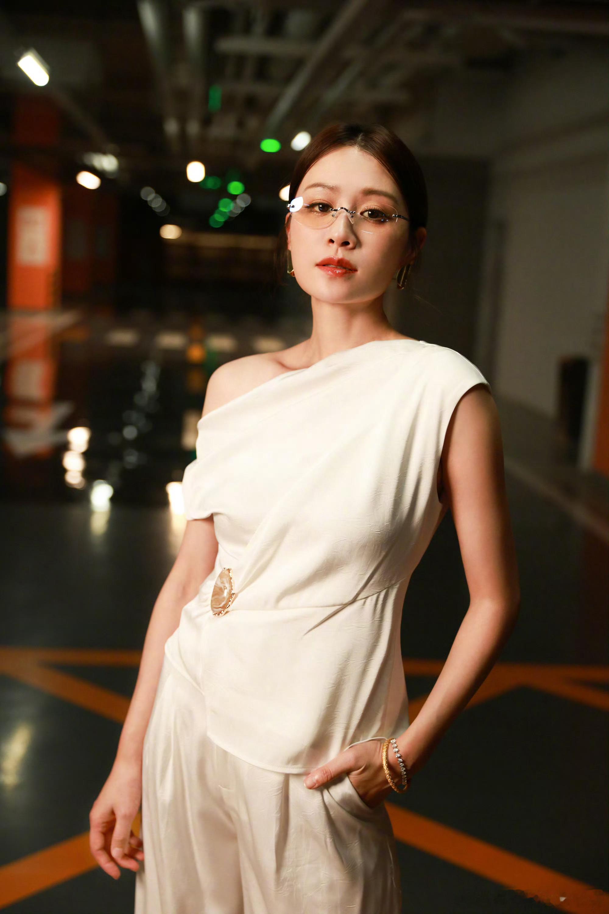 叶一茜参加浪姐以来逐渐消失的侄女味最后一张简直是乘风2026
