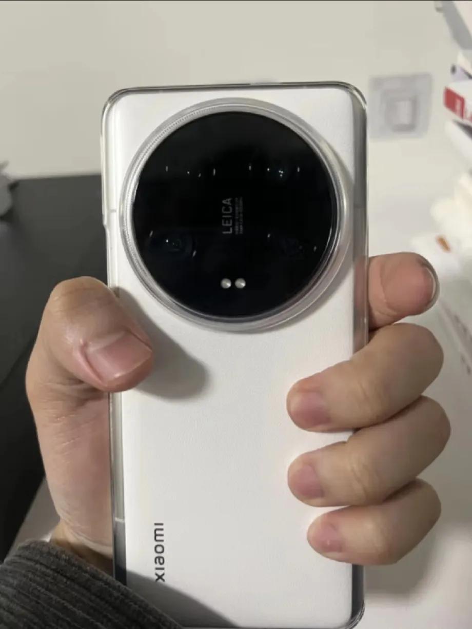 小米14U，能别碰就别碰！这机子很奇怪

我敢断言，用过了没几个离得开。看了99