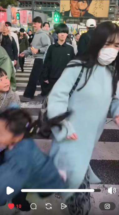 台湾地区和日本的网络上发生了一件挺轰动的事件。

说白了，这事儿吵来吵去，本质就