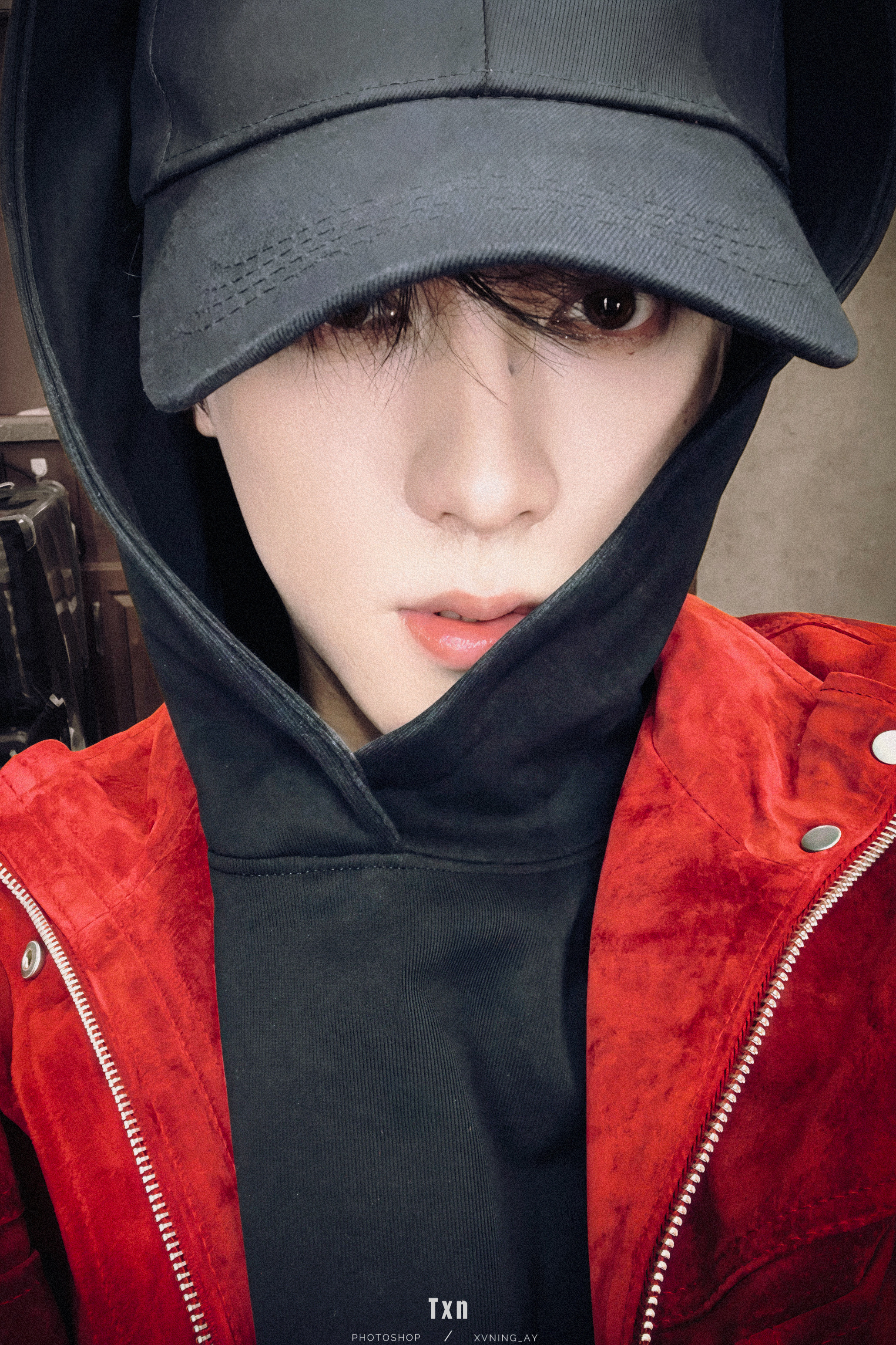 萌牙来掰一颗🤏🏻田栩宁红衣戴帽自拍