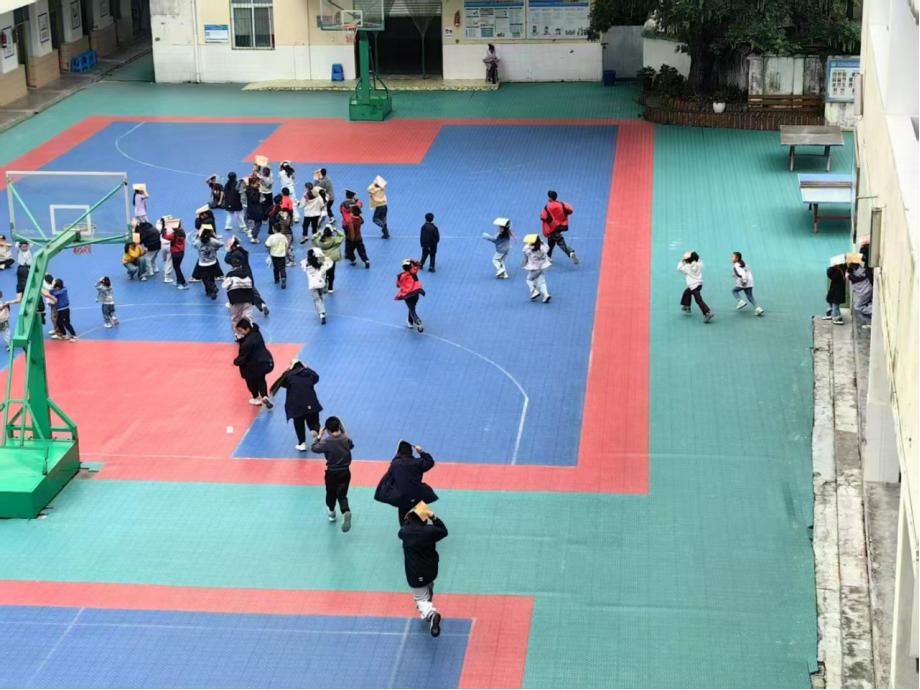 旺苍县双汇镇：防灾减灾进校园 筑牢校园安全防线
   
 5月12日，旺苍县双汇