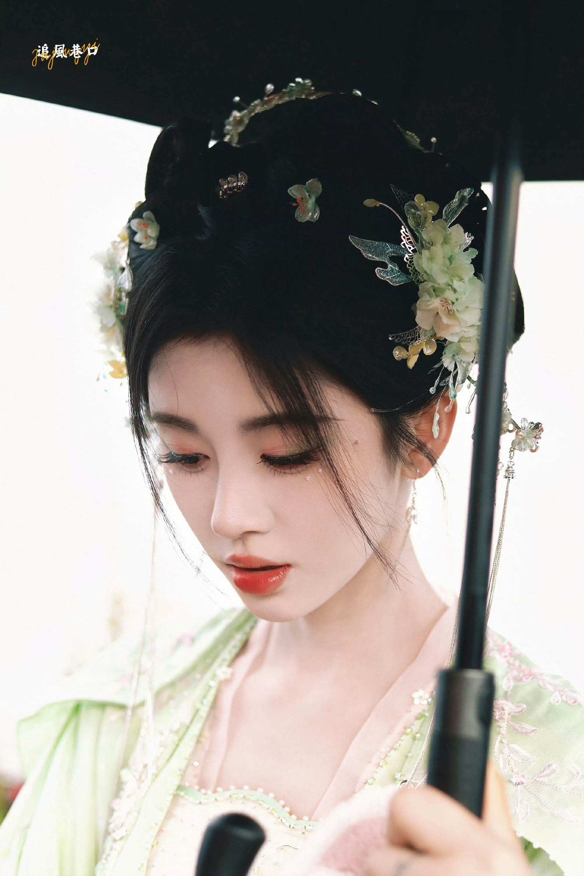 鞠婧祎 jjy鞠婧祎露芜衣 jjy鞠婧祎月鳞绮纪 𝓣𝓱𝓮 𝓶𝓸𝓸𝓷