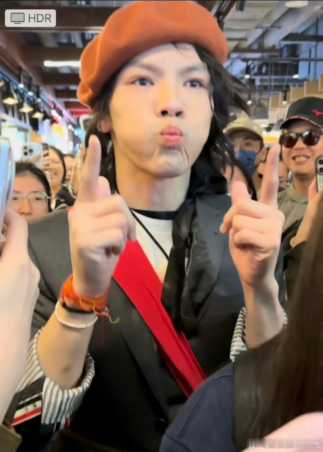向佐这个赛季强得可怕 郭碧婷好强一女的，她能忍受向佐选择的这个新赛道，就冲这个忍