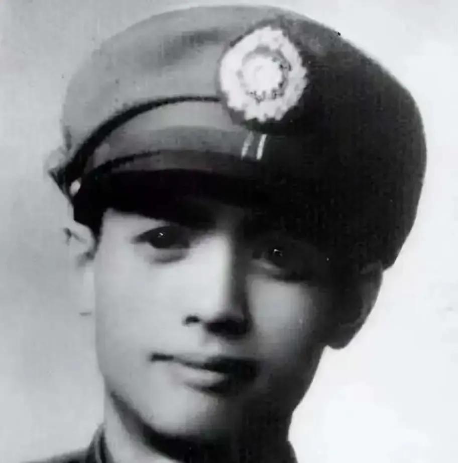 1949年，亲生儿子因为通共的罪名被处决，这位国民党中将沉默了三天三夜，之后把蒋