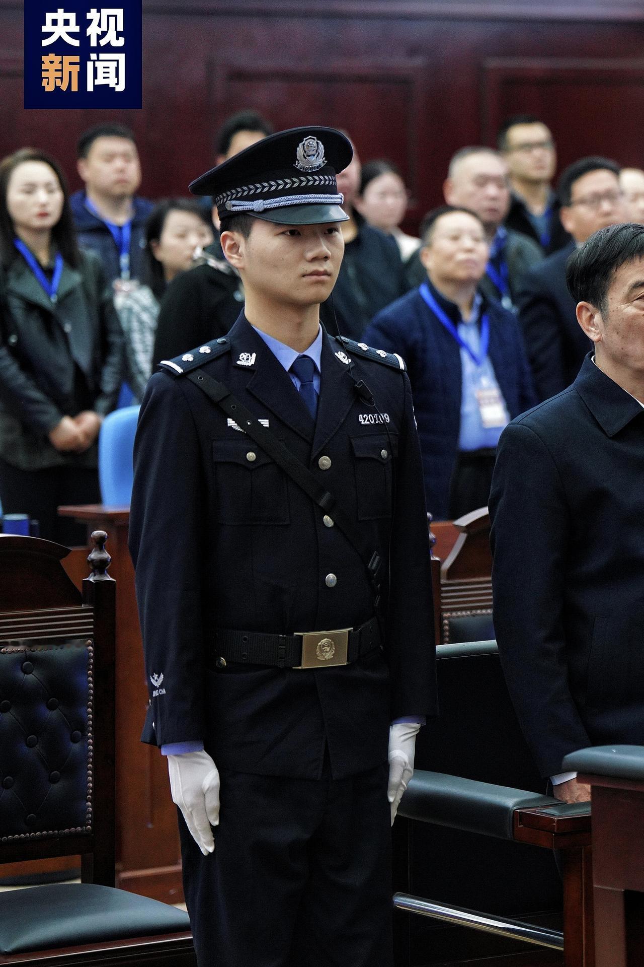 “码头贾队长”