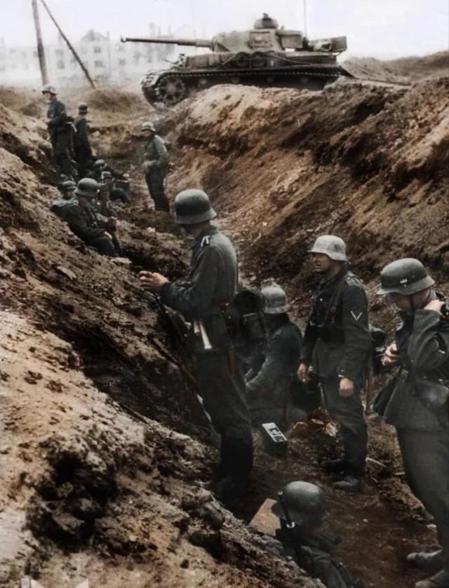 斯大林格勒的第6集团军就足够在野战中围歼日军35个师团，第6集团军33.9万人划