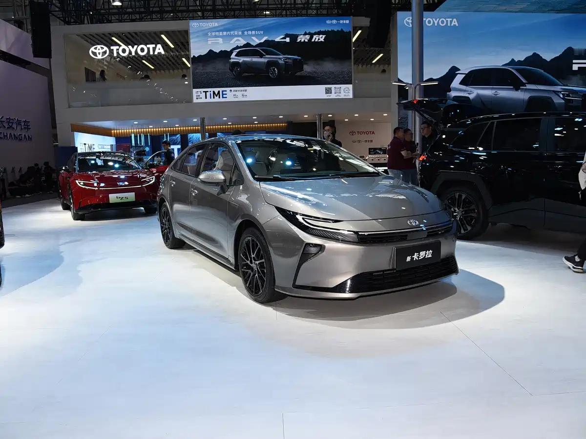 日前，一汽丰田官方在社交媒体上发布了12月21日将举报COROLLA DAY——