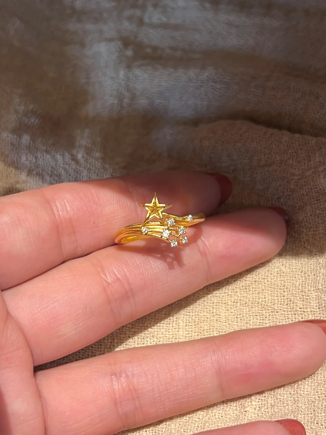 像一束炸开的小烟花✨晒晒手上戴什么 ​​​