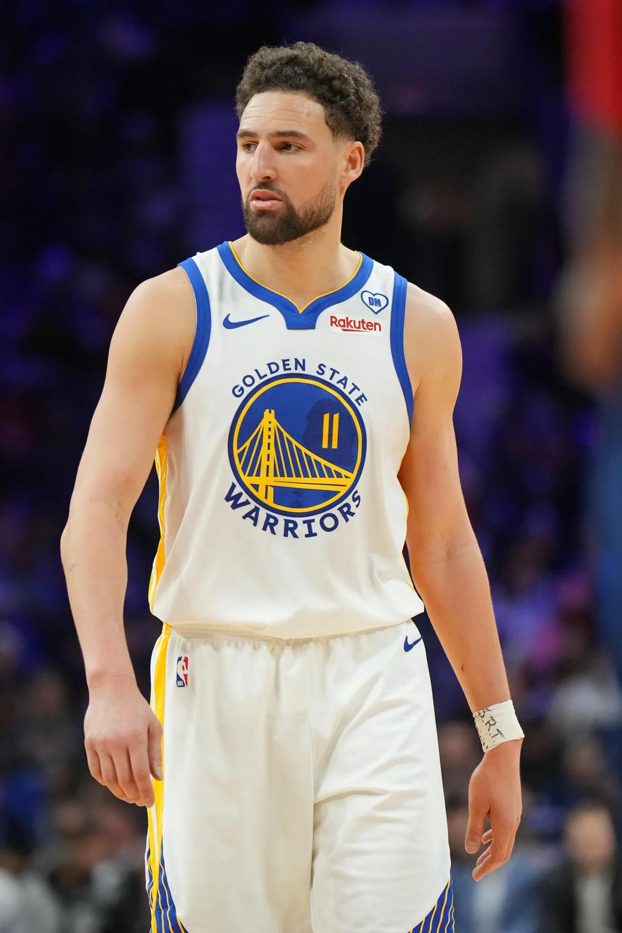 NBA交易市场更新：
汤普森计划在交易市场开启的几个小时里与独行侠，湖人，快船，
