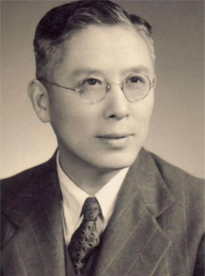 91岁院士临终前仍对瘫痪妻子说情话～
1993年的一天，91岁的物理学家周培源散