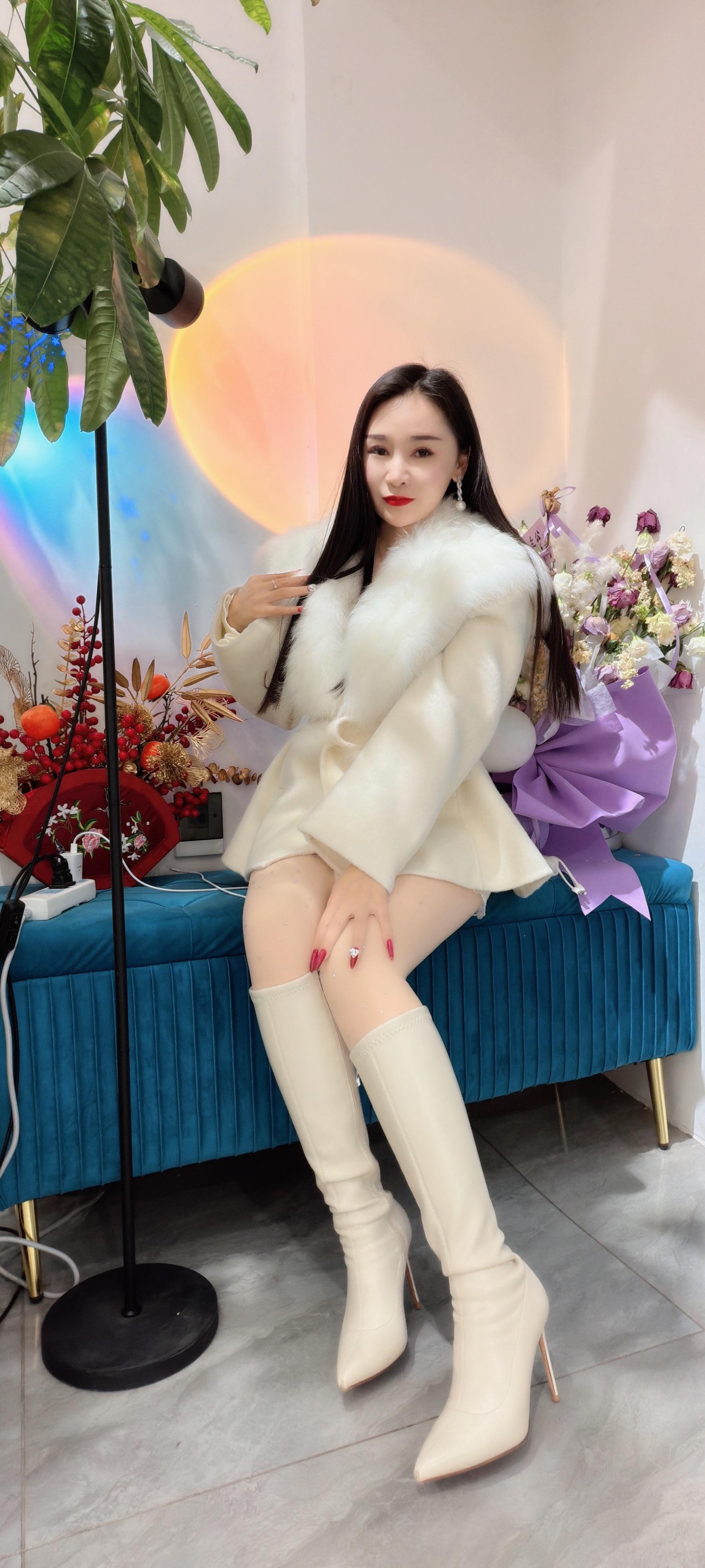 其实不回信息就是明确的告诉你，你在他心里不重要，一个在乎你的人，哪怕是...