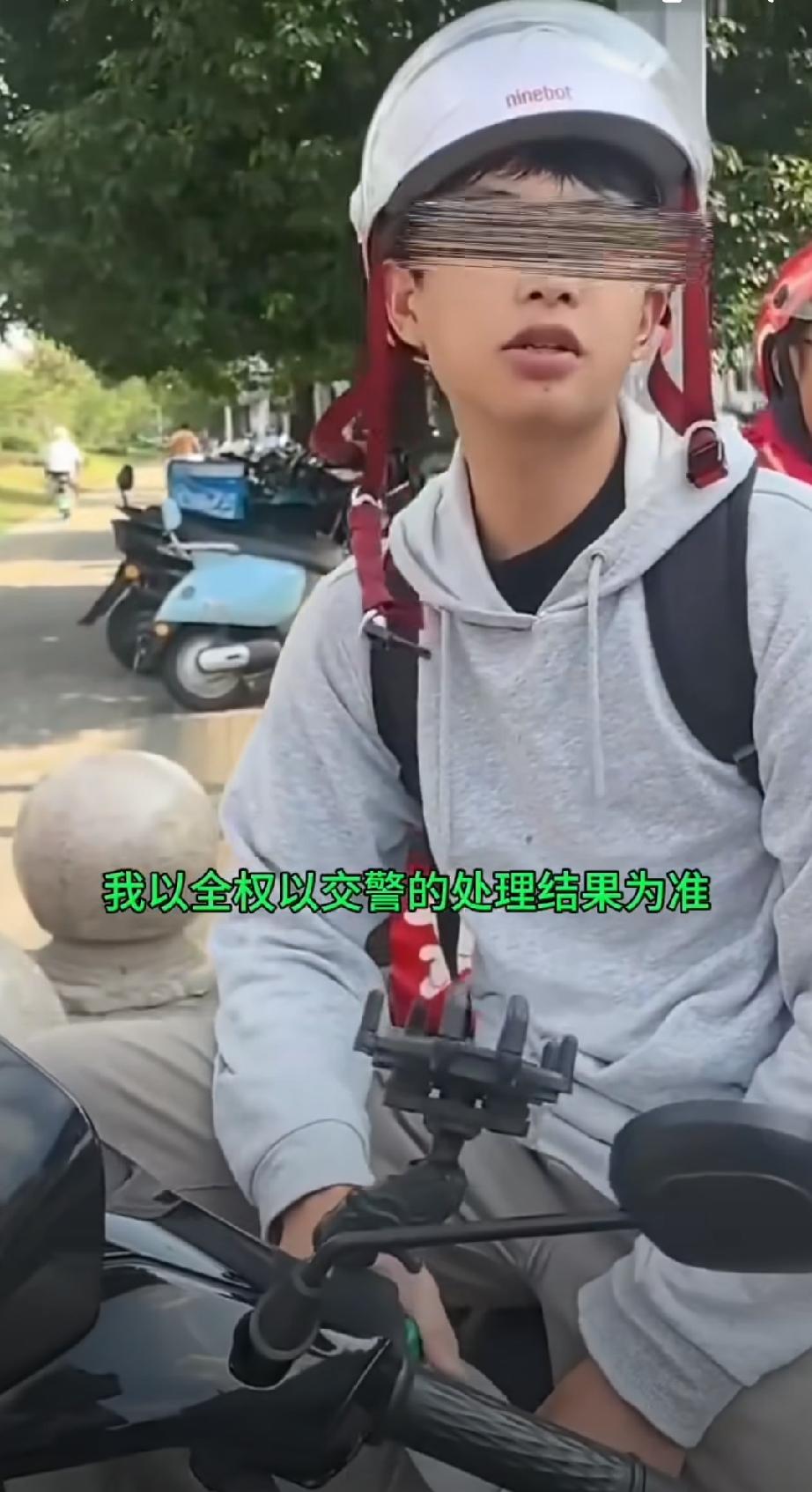 去年8月的热点事件“我听交警的”再传来消息！

去年10月11日女子已经被拘留！
