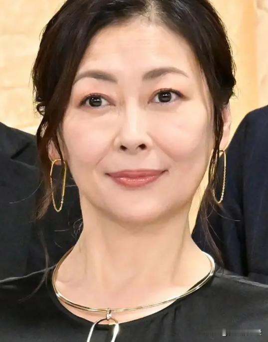12月8日，日本女演员、歌手中山美穗在自家浴缸中死亡，终年54岁，日本公布尸检结