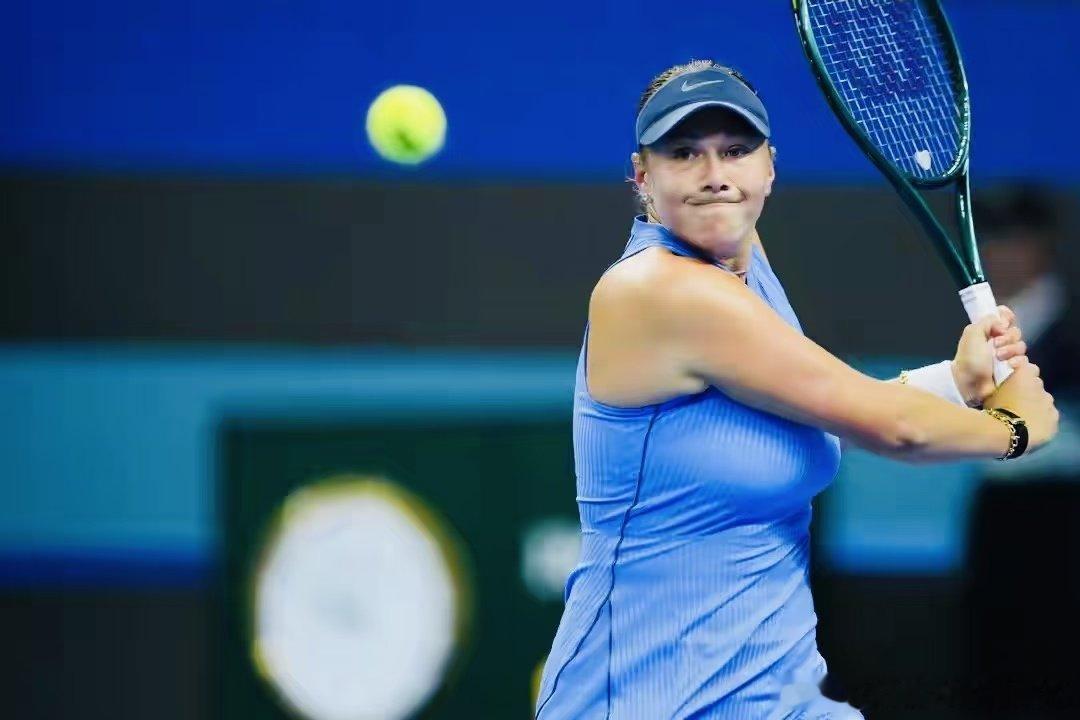 WTA1000多伦多站女单1/8决赛，9号种子斯维托丽娜以2-0战胜8号种子阿尼