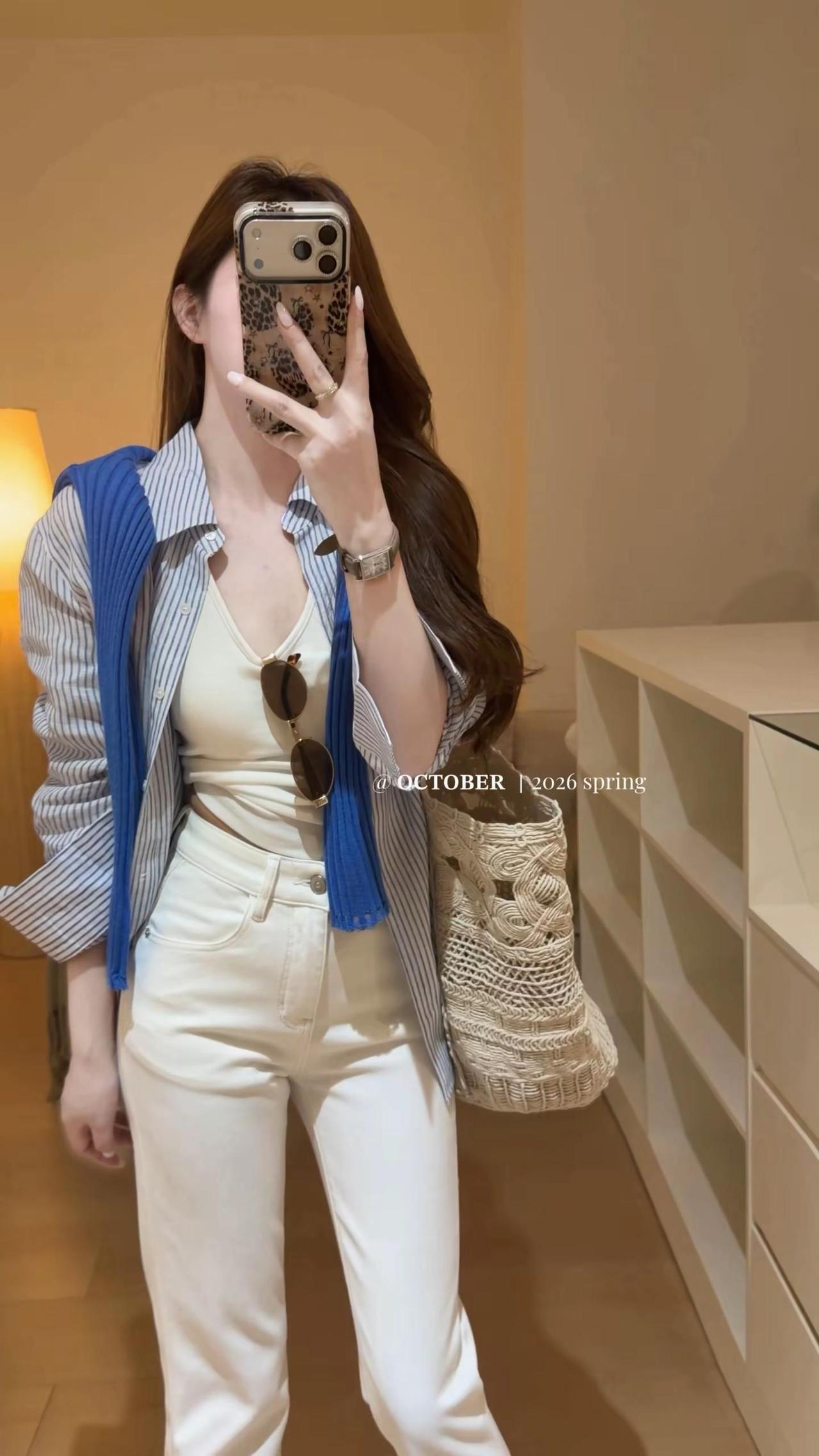 不动身色，长期吸引。 ootd我的穿搭日记 条纹衬衫 松弛感穿搭 白色裤子