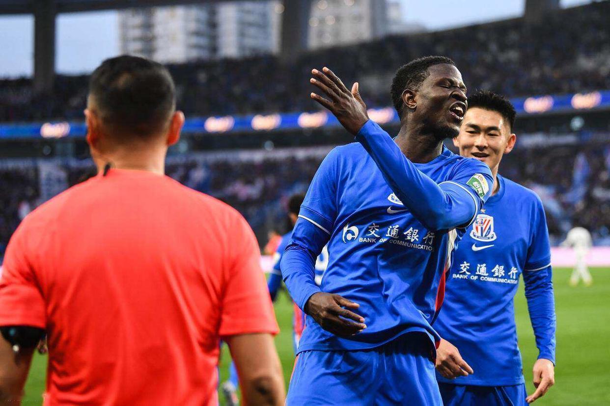 申花VS津门虎，一天一地！
中超开始前，上海申花和天津津门虎是被罚分最多的球队，