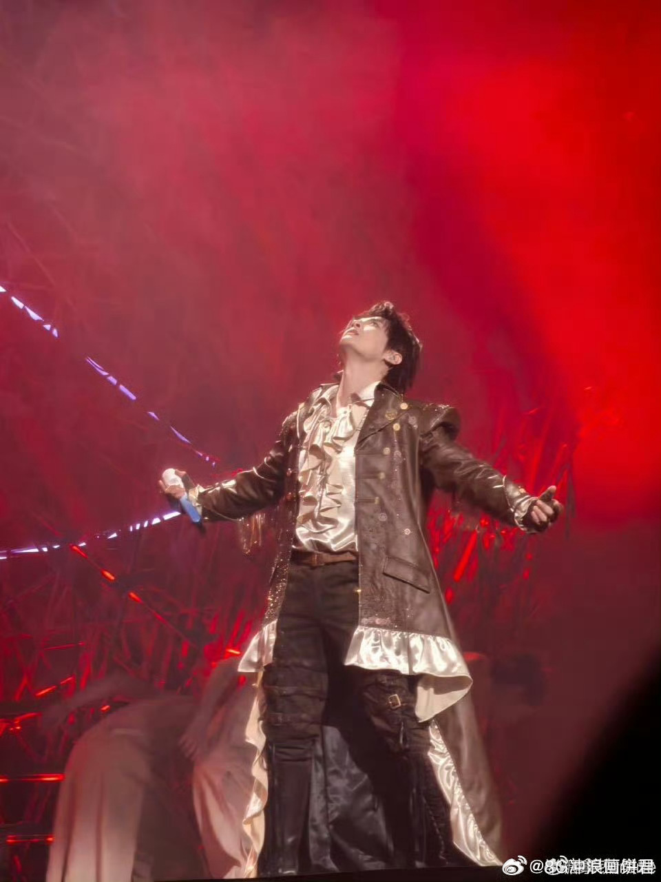 张远演唱会刚开场就结束了谁说开场只是热身？《梦》开场，《白》催泪，《哼》回忆杀，
