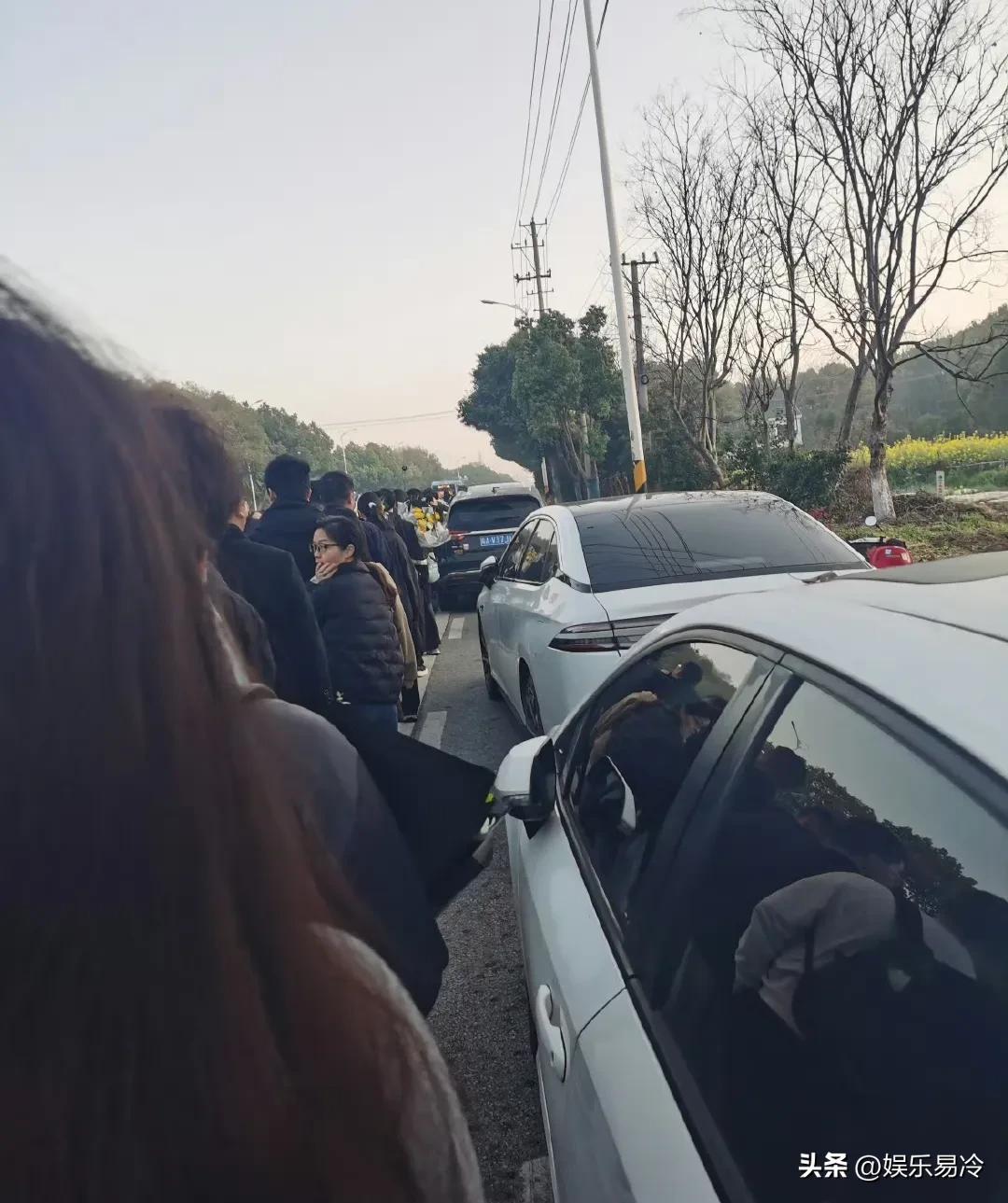 张雪峰生前的工作，就相当于以一己之力给很多普通人的人生做了一次最精准的心肺复苏，