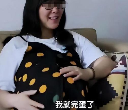 前两年公司招了个女博士，入职才八个月就怀上了。怀上之后，每周至少跑两三趟产检，从