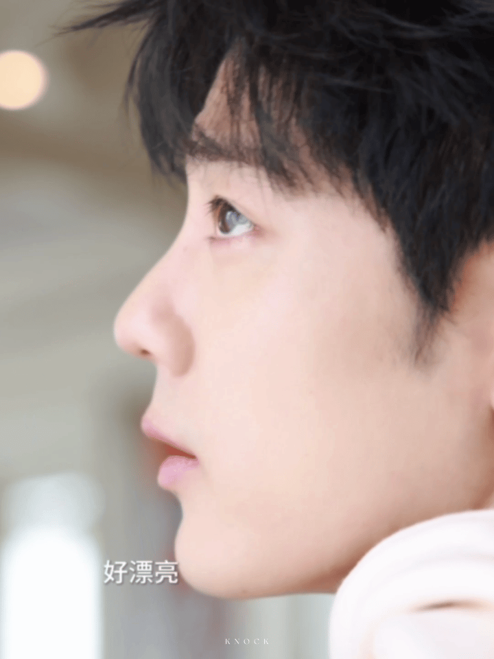 肖战你的快递到了。什么快递？我的一厢情愿。 
