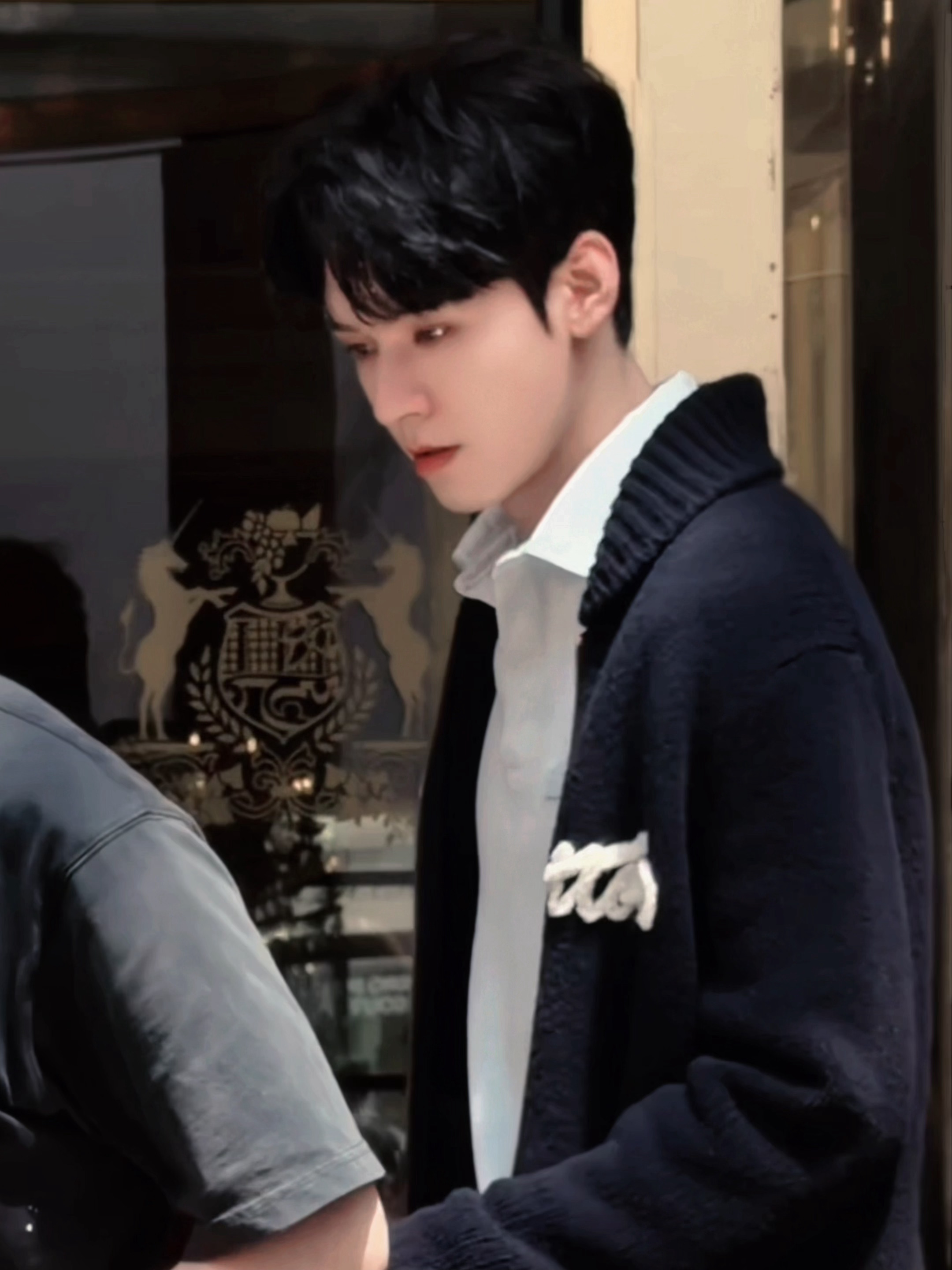吗的心脏喷血 路易威登品牌大使龚俊LV春夏27男装秀龚俊 巴黎时装周