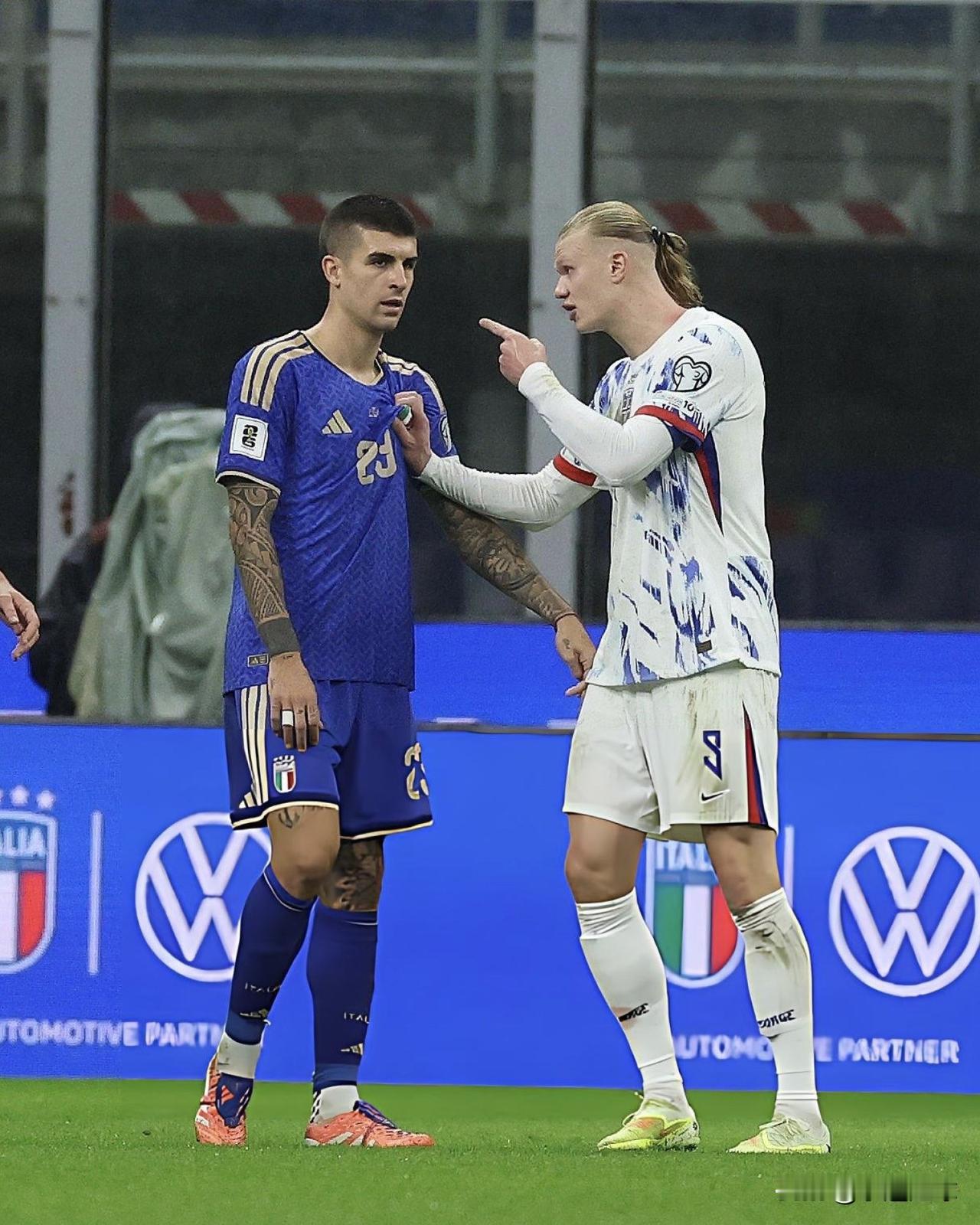 哈兰德用实际行动告诉你：老虎的屁股摸不得！
哈兰德谈与曼奇尼的冲突：“我来告诉你