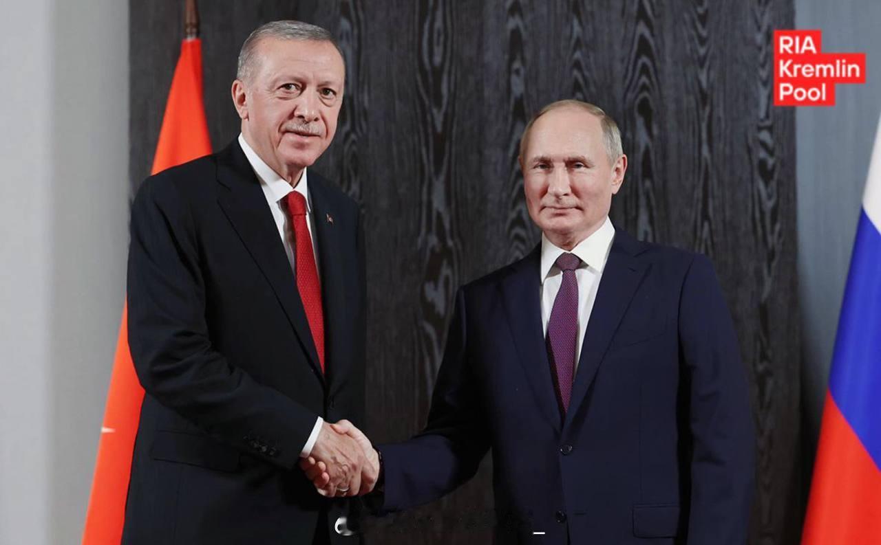 瓦洛佳小朋友  🇷🇺🇹🇷 普京与埃尔多安可能在阿什哈巴德举行的信任与和平