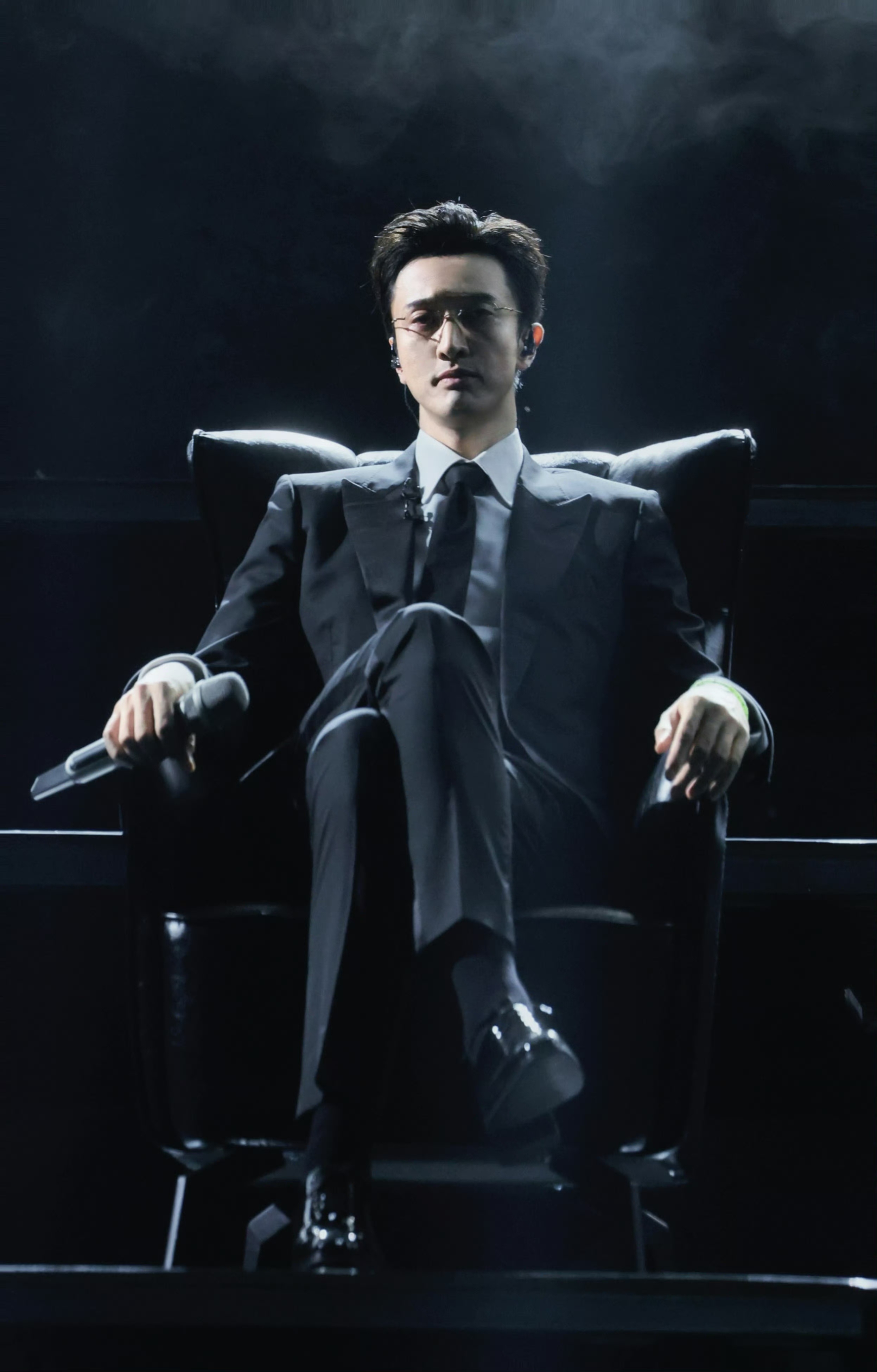王传君弄喷漆墙弄到早上六点 披荆斩棘一路同行，王传君选择用一面喷漆墙封存回忆，熬