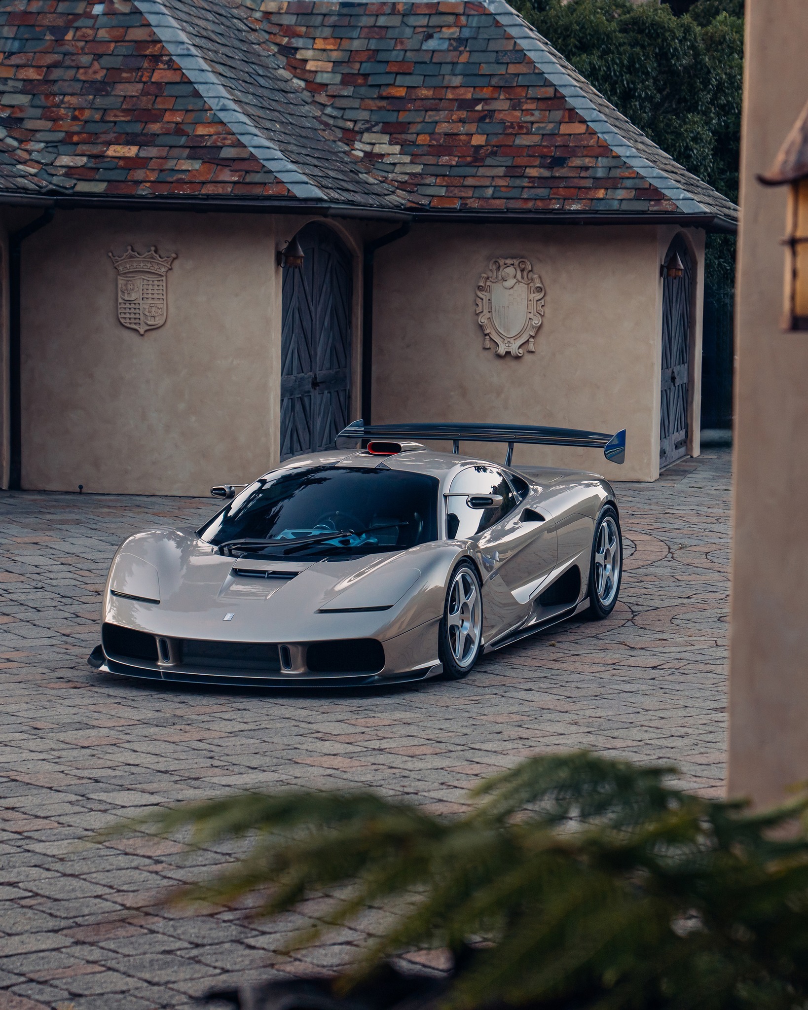 大约1.5亿元的新车👀底盘编号1的首台GMA S1 LM由RM苏富比在F1拉斯