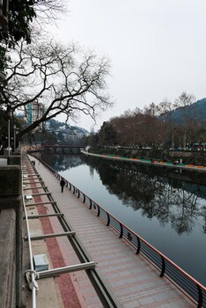 要说哪里女人说方言最好听，贵州就有不少地方值得一提。网上说遵义和黔东南的美女说话