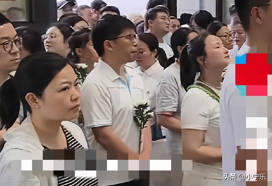 6月27日，“苏超”淮安队VS无锡队对决前，无锡锡之望球迷俱乐部的球迷们，整装待