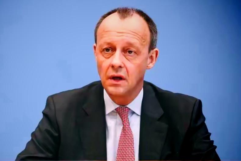 德国总理谈乌克兰危机：“不能强迫乌克兰接受和平”

德国总理默茨这边刚有个挺直白