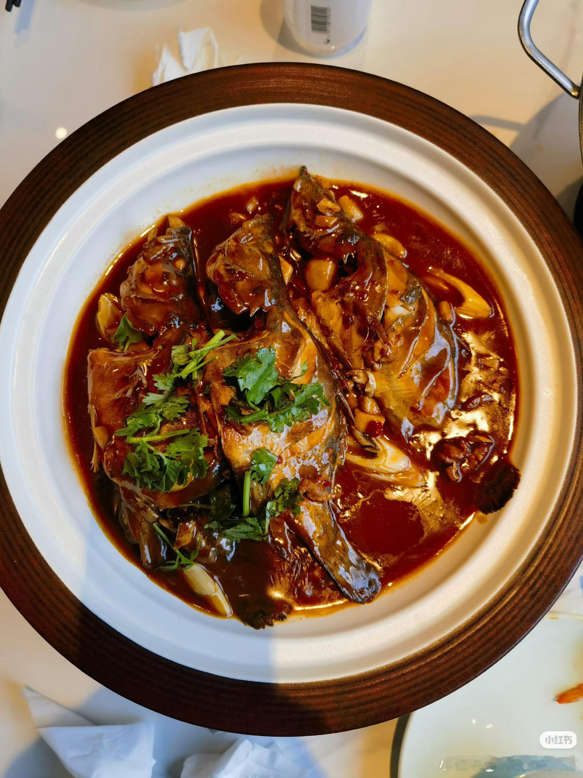 安徽就不参与南北之争了别再纠结甜咸哪个好，安徽直接实现口味自由，皖南皖北风味各异