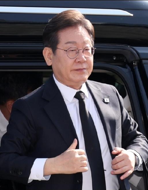 李在明访华引发了大家对中韩民众关系改善的讨论。他访华不到24小时就宣称中韩关系全