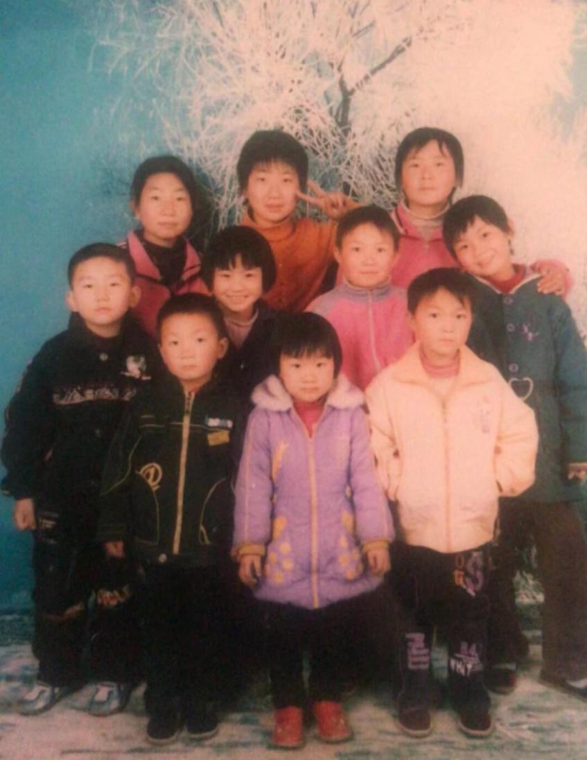 你们有没有发现，现在好多兄弟姐妹，长大了反而越来越生疏，甚至一年到头说不上几句话