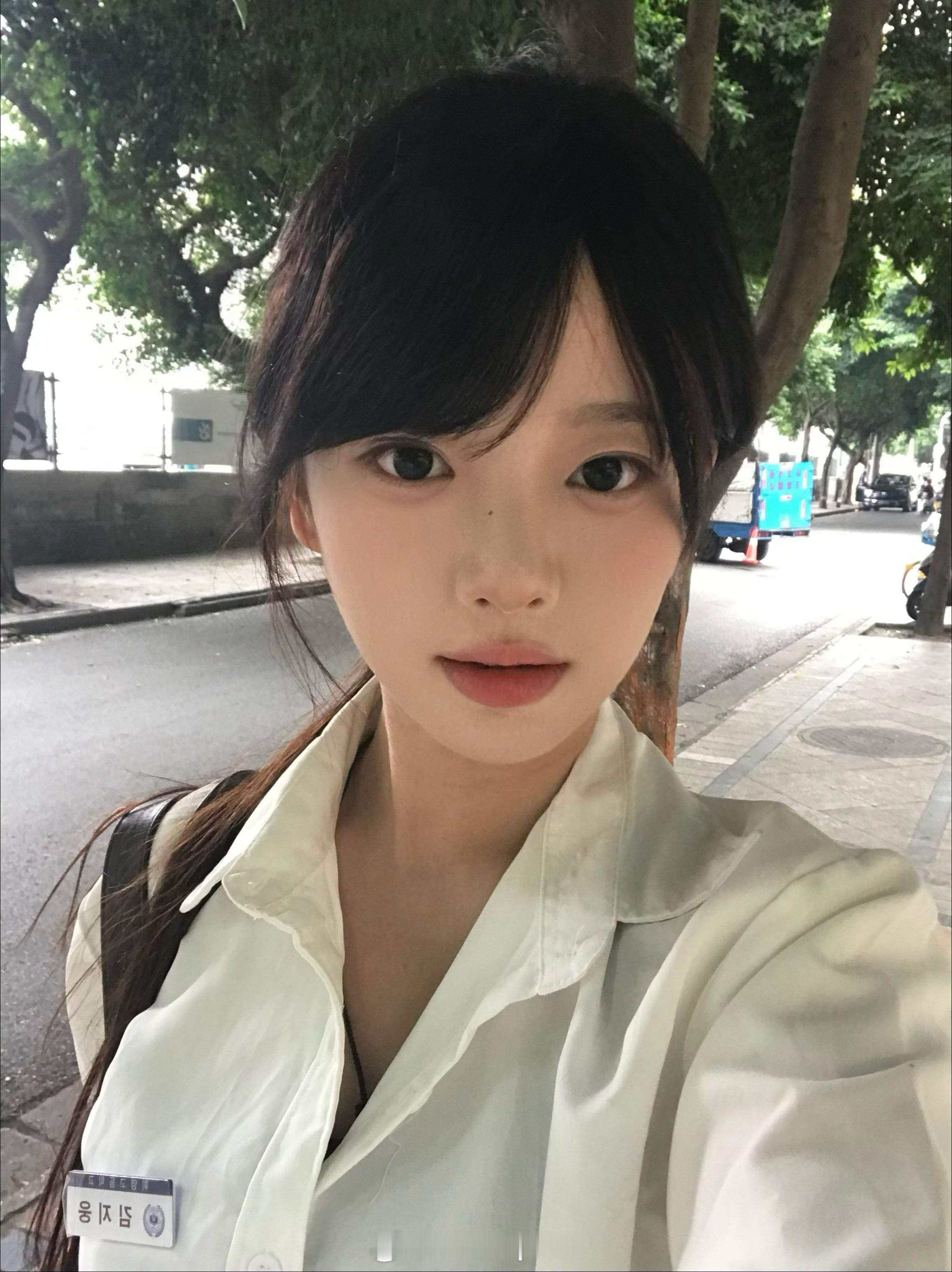 试一下厚厚的斜刘海 ​​​