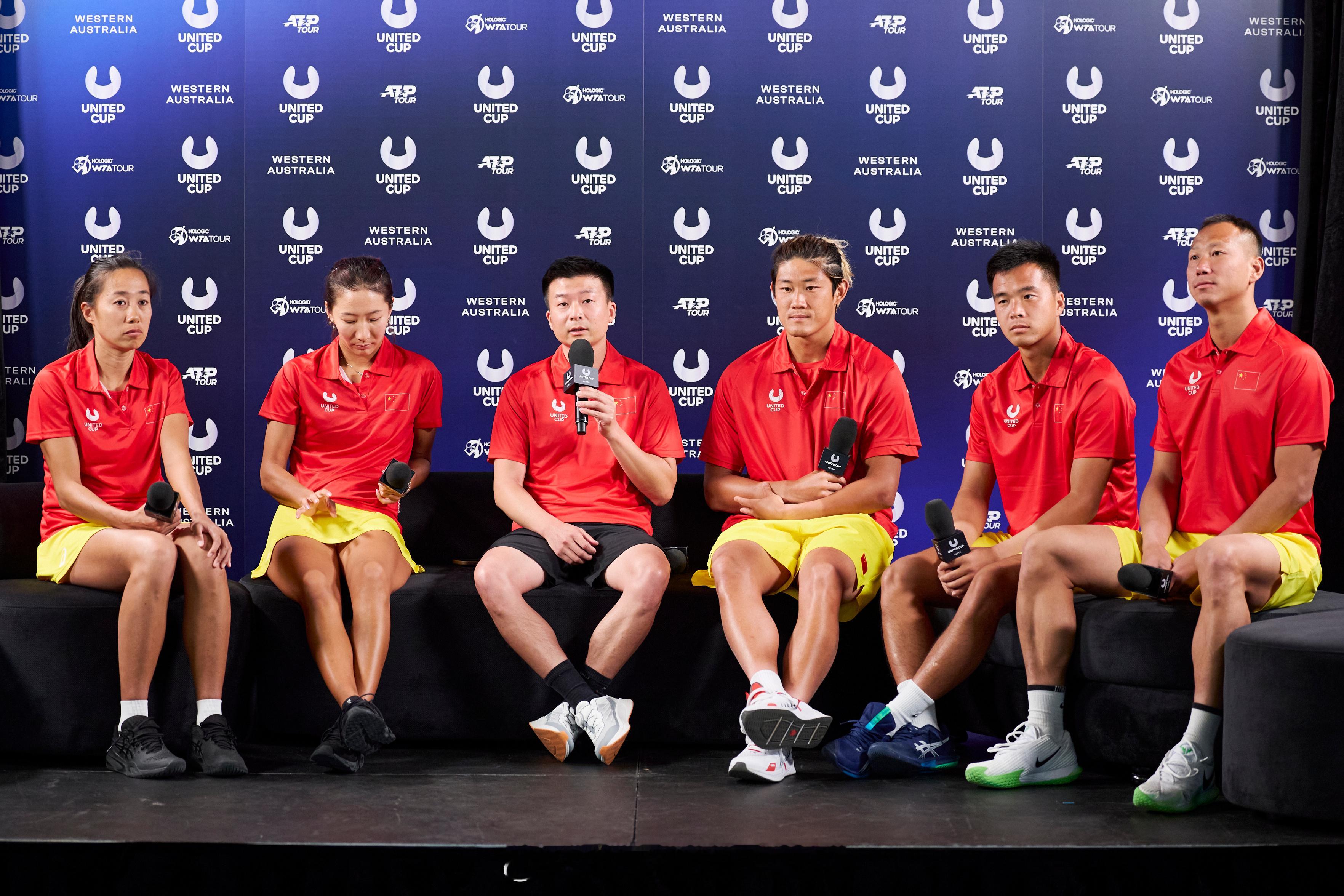 前方拍摄的中国队赛前新闻发布会组照🇨🇳 