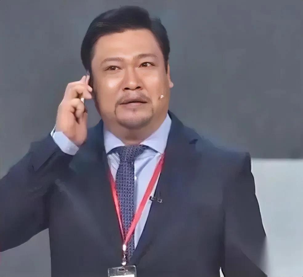 你遇过这种朋友吗

看完脊背发凉

贾冰跟老朋友私下聚会都能被偷拍发上网，这事真