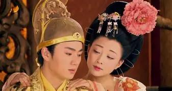 为何汉朝女性地位很高，却没有像唐朝一样出现女皇帝？

先说最根本的，汉朝的思想笼