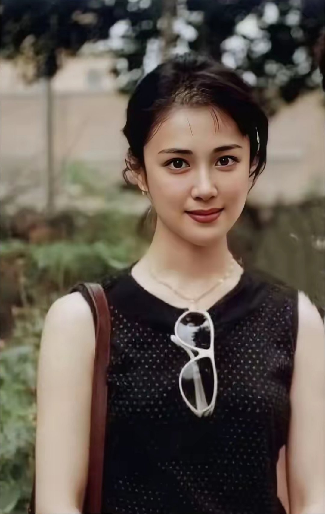 这张应该是最标准最完美的的中国美女脸吧！长相非常有辨识度，那个时代没有美颜，没有