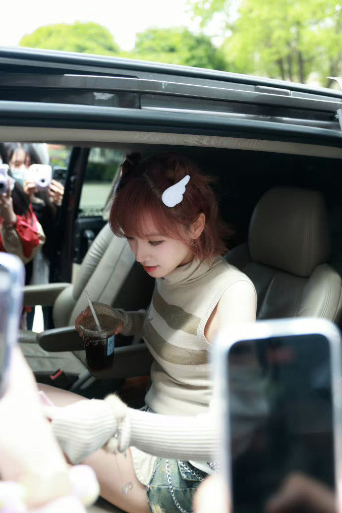 黄灿灿黄灿灿真人版阿尼亚乘风2026 谁能拒绝这么可爱的黄灿灿，阿尼亚看了都要点