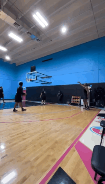 雄心犹在，伊巴卡欲重返NBA？

有网友今日上传了伊巴卡训练的视频，配文“伊巴卡