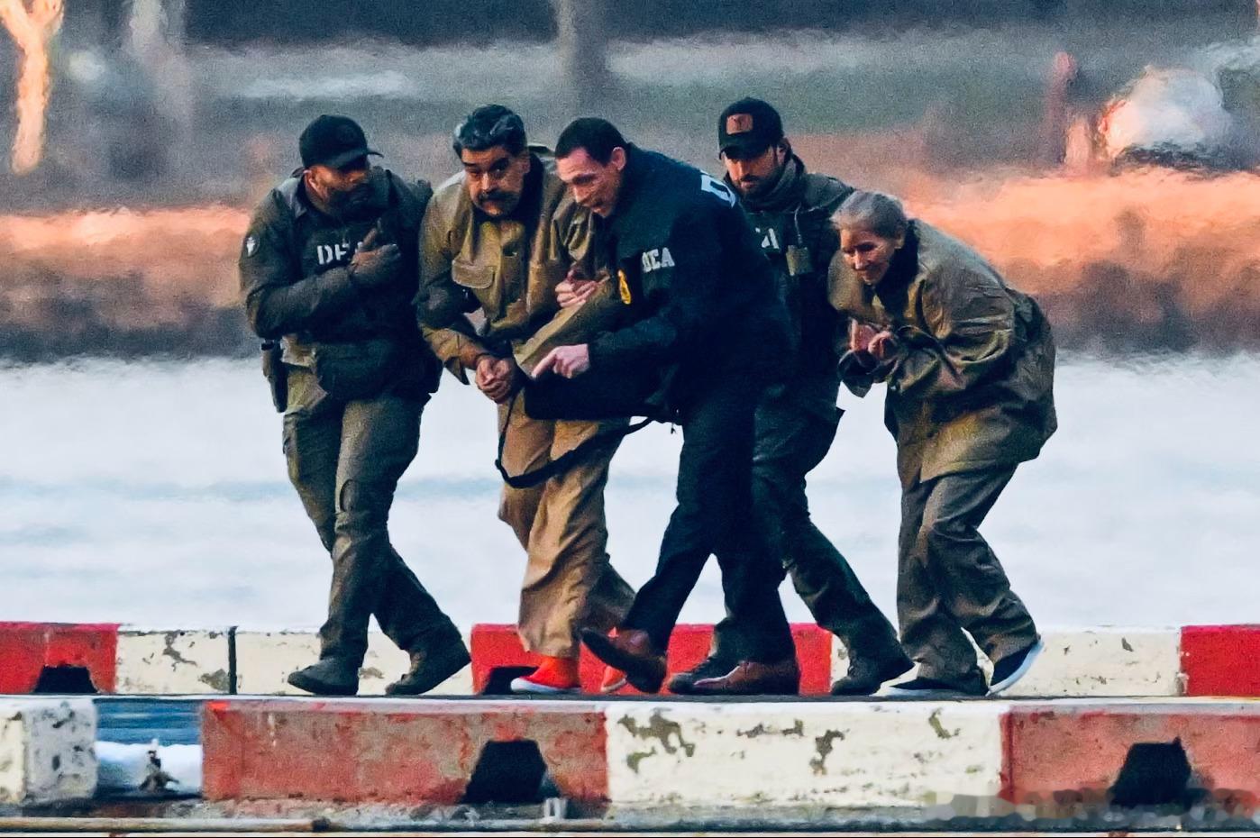 联邦当局周四指控一名参与抓捕尼古拉斯·马杜罗(Nicolás Maduro)行动