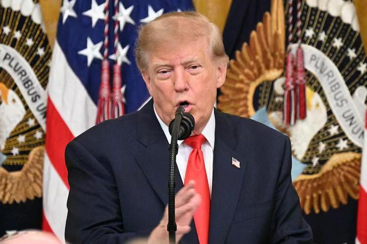 特朗普再发令伊朗回怼的言论：要么把一切都交给我们，要么就彻底消失。
10月9日，